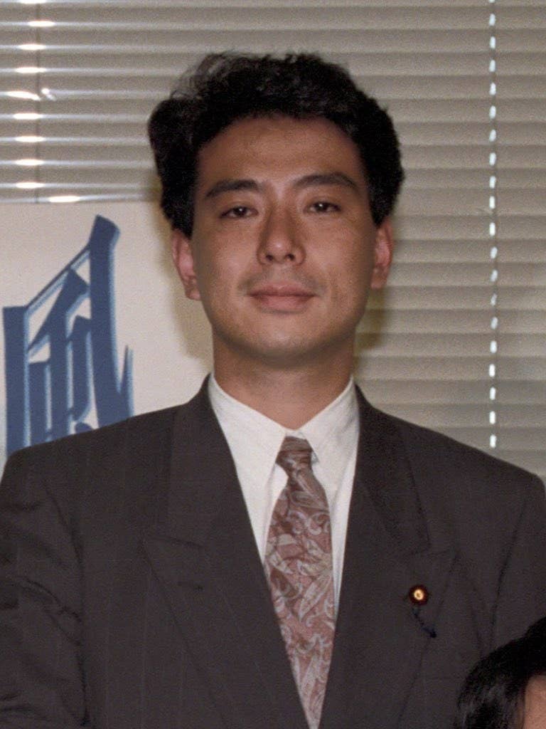 安倍さんも 麻生さんも 政治家の若い頃の写真といまを比べてみると