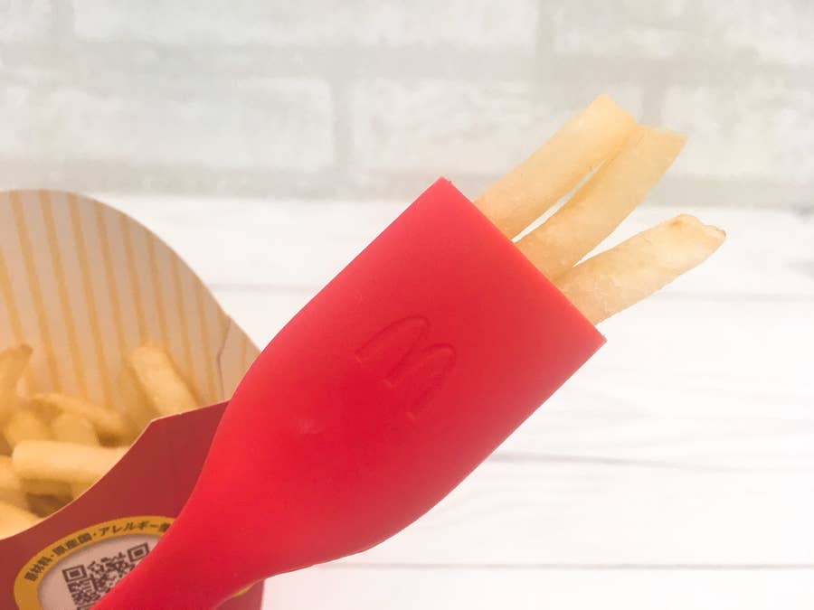 ポンコツっぷりが全米で話題に マクドナルドの 史上最強に意味のないグッズ が衝撃的