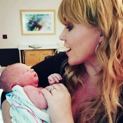 Avoir Images Ces 29 Photos De Grands Parents Qui Rencontrent Leurs Petits actualisé salutations