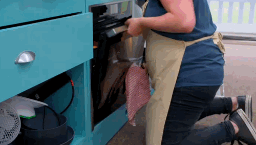 Eventually, she found a workstation that had a working oven, so moved her Savoy Cake into that one.