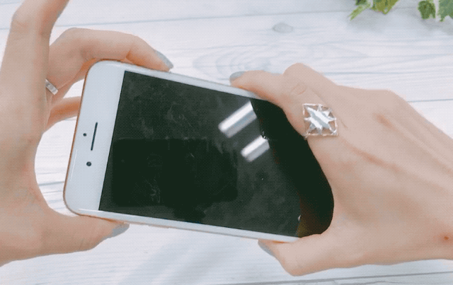 スリープボタンを5回連打すると「電源オフ」、通報機能の「緊急SOS」、そして医療情報が閲覧できる「メディカル ID」が表示される。