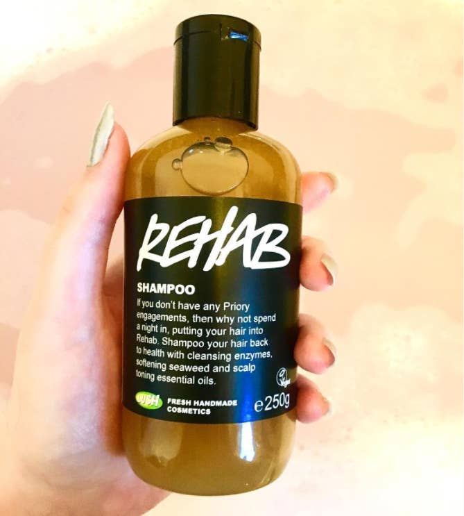 List Of Best Shampoo For Oily Hair Available In India