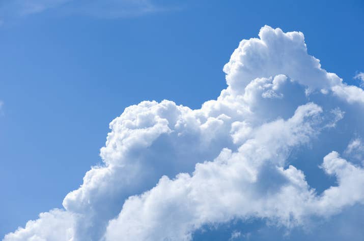 An average cloud of about 1 cubic kilometer in volume would weigh an estimated 1.1 million pounds.