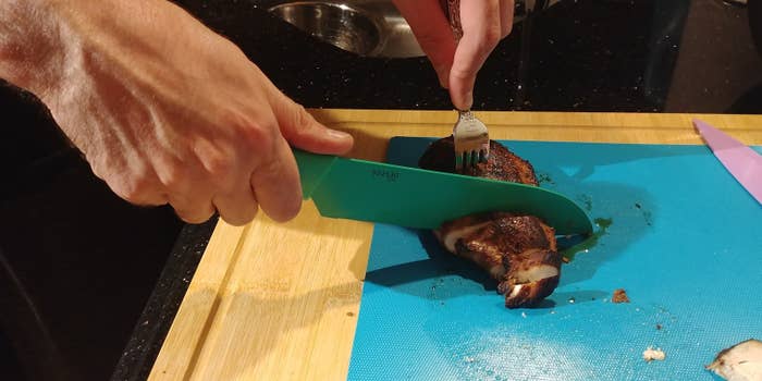 This $20 Knife Set Is Ridiculously High-Quality And Will Become