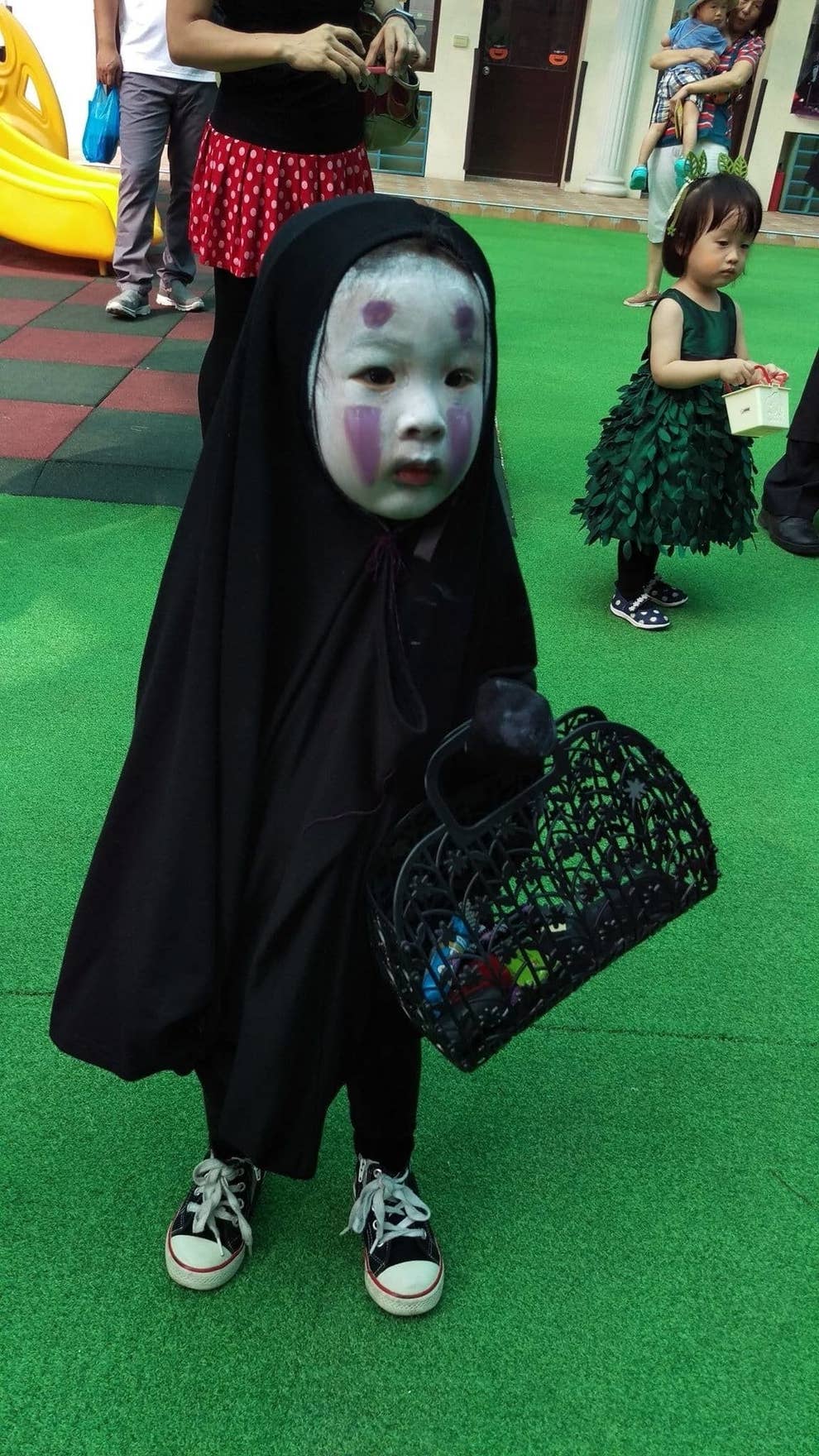 去年のハロウィンで話題になったカオナシの女の子 今年はさらにパワーアップ 去年のハロウィンで話題になったカオナシの女の子 今年はさらにパワーアップ