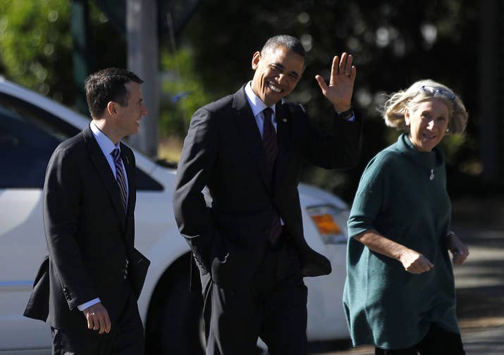 Barack Obama with political strategist Anita Dunn and adviser David Plouffe.