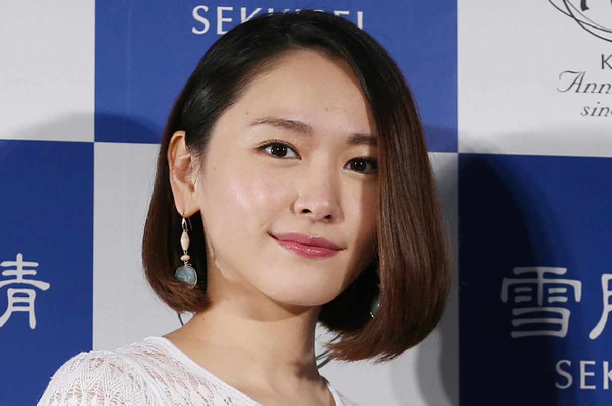 ガッキーの着たセータードレスがコナンばりに謎すぎる