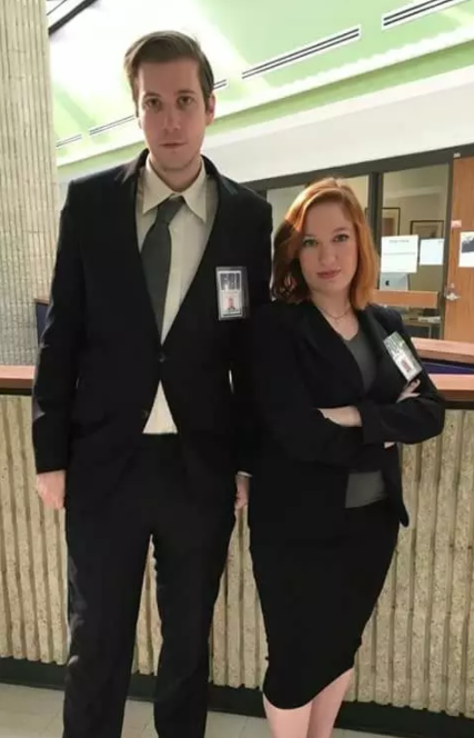 Mulder and Scully from The X Files. 
