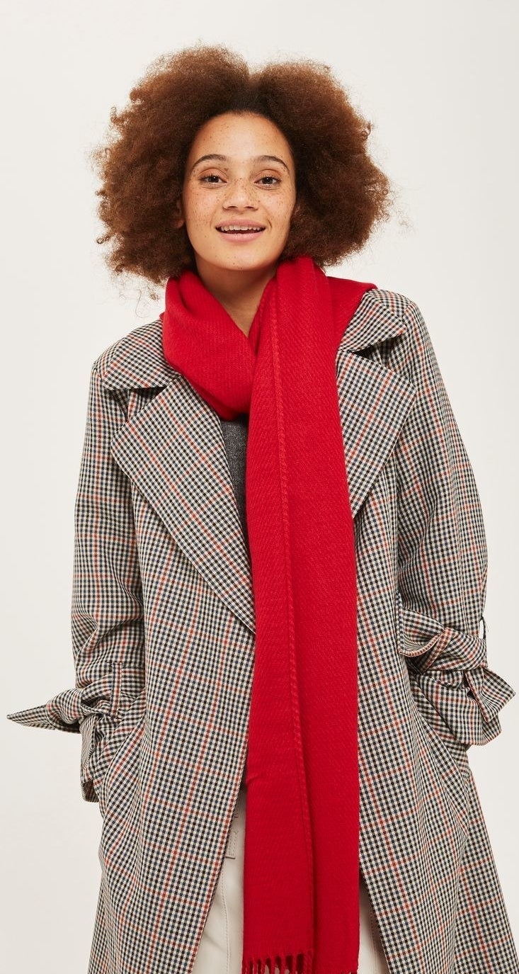 21 Lightweight Scarves Perfect For Pre-Winter Weather