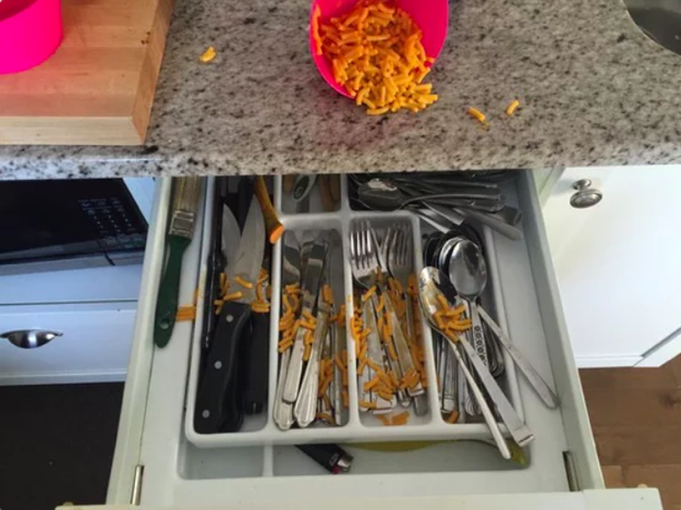 The dad who had to clean up his daughter's mac and cheese disaster.