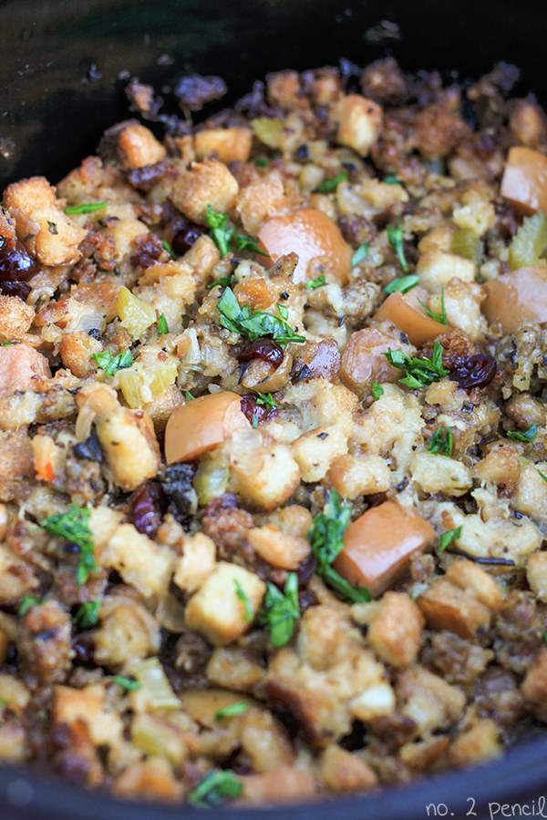 24 Crock Pot Thanksgiving Sides That Basically Make Themselves