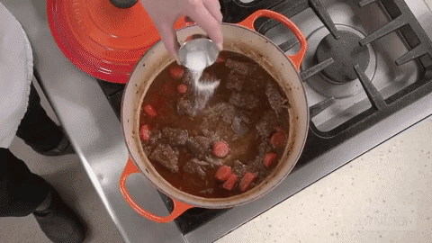 "Würze dein Essen großzügig, aber probiere immer wieder. Du kannst immer noch Salz hinzufügen, aber du kannst es nicht wieder weg nehmen!" ―mandyciampaErfahre hier noch mehr über das schrittweise Würzen.