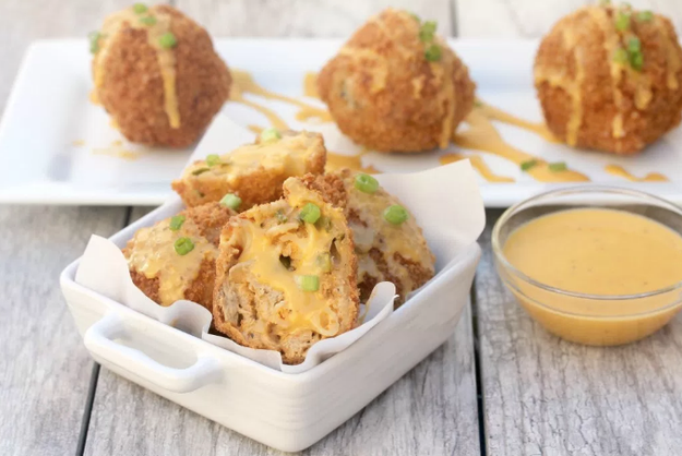 Fried Mac and Cheese Balls