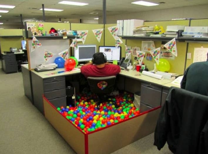 20 Excellent Office Pranks Your Coworkers Won't See Coming