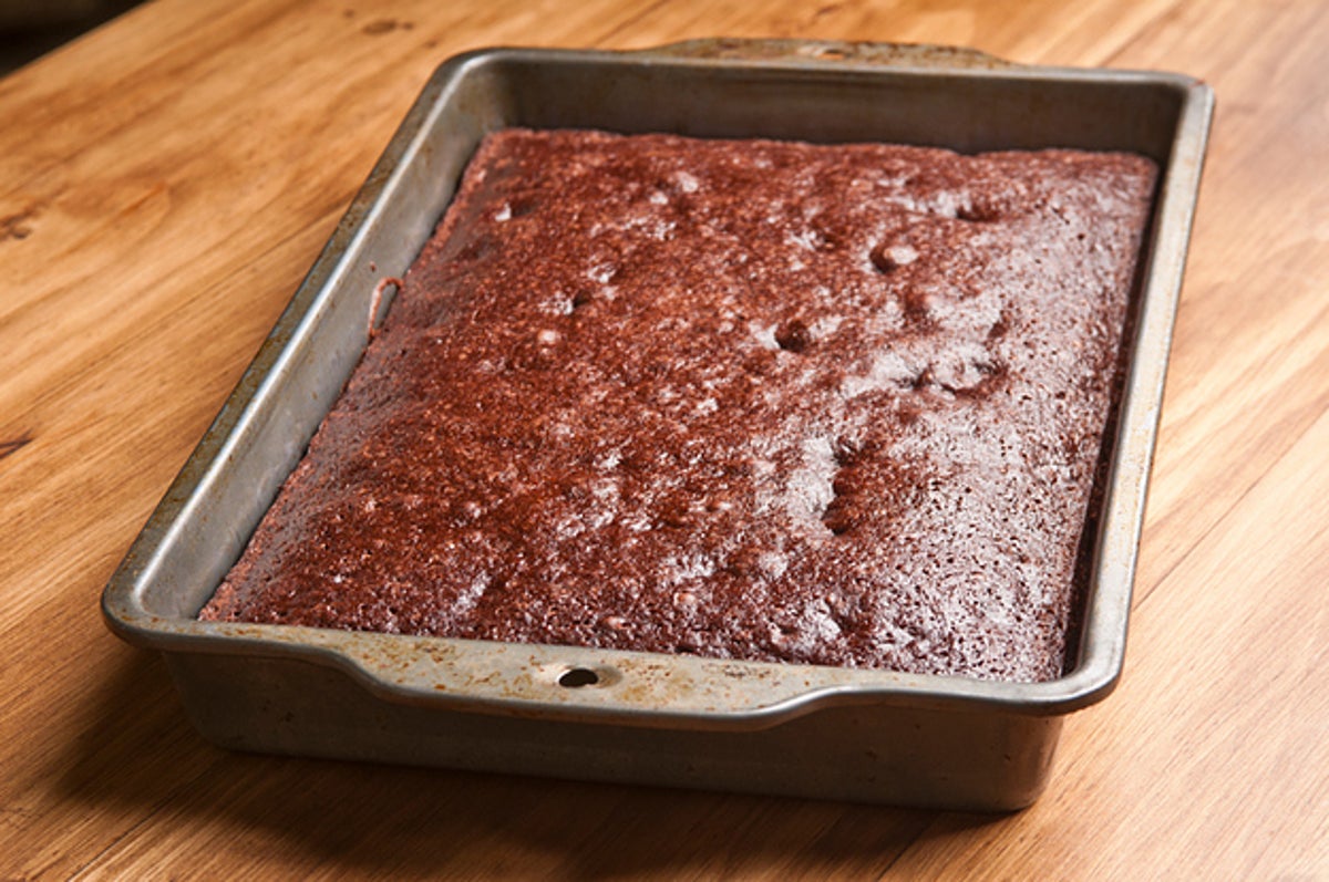 How to Keep Brownies From Getting Hard Around the Edge of the Pan
