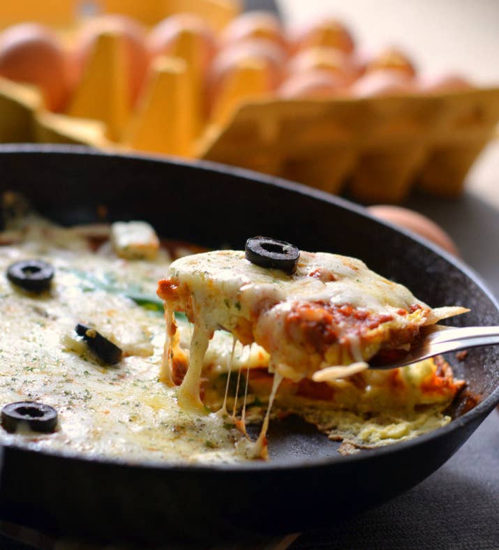 Pizza is good. Eggs are good. Pizza + eggs is even better.Here's the recipe.
