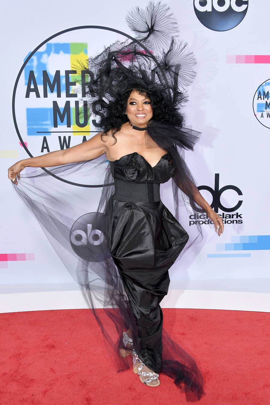 豪華セレブの最新ファッションをチェック