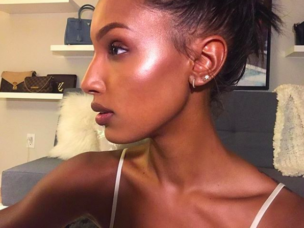 The same way Jasmine Tookes is making sure we appreciate this highlighter.
