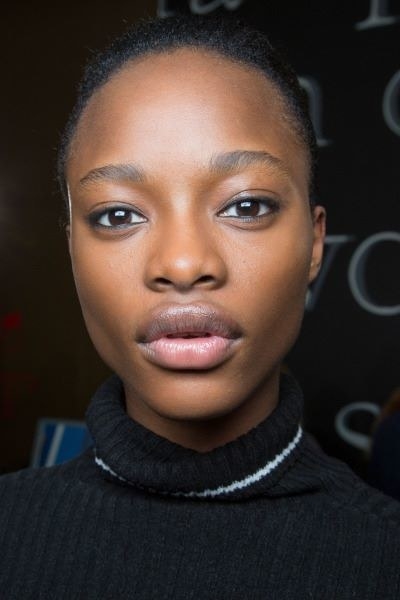 While Mayowa Nicholas is the flawless friend who was naturally born with all the features people are paying for.
