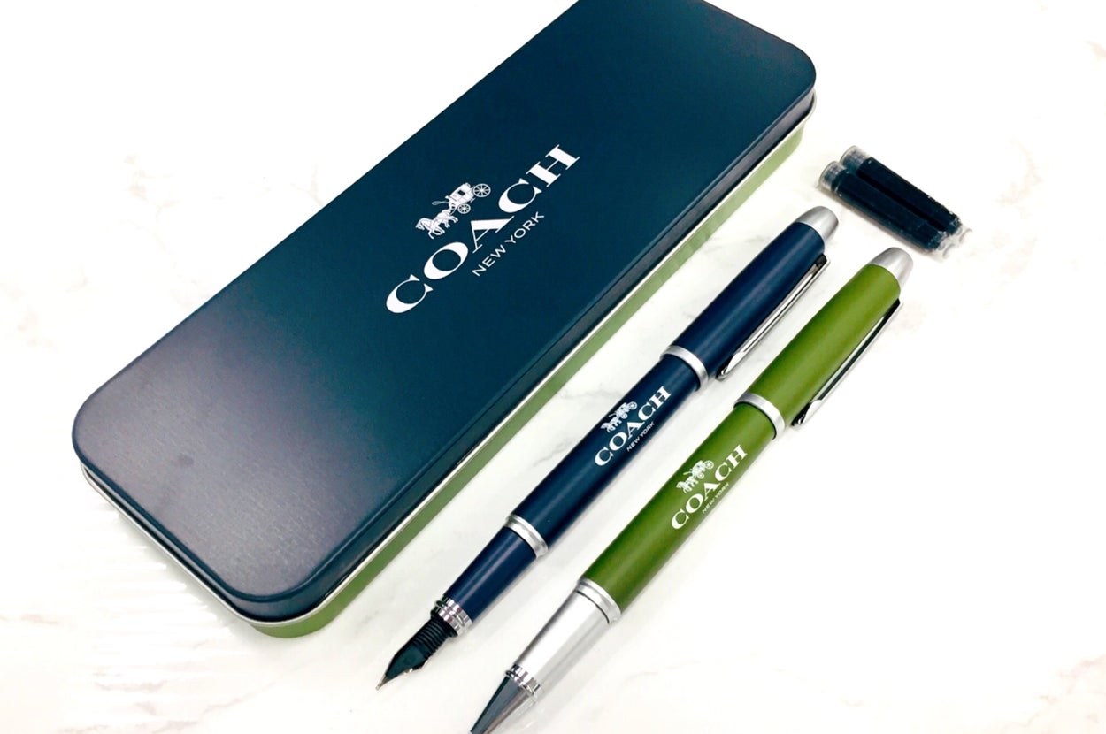 SNS騒然！MonoMaxの付録は大人が惚れるCOACHの万年筆セット