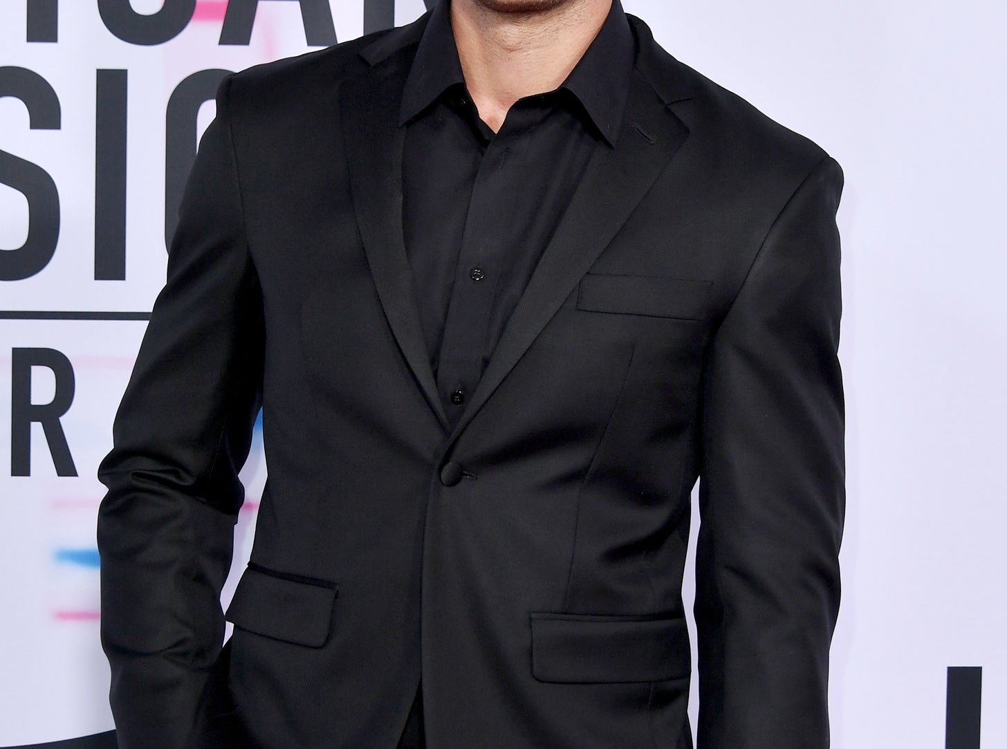 "This Is Us" Star Justin Hartley Pretended To Be Ryan Reynolds At A(01)