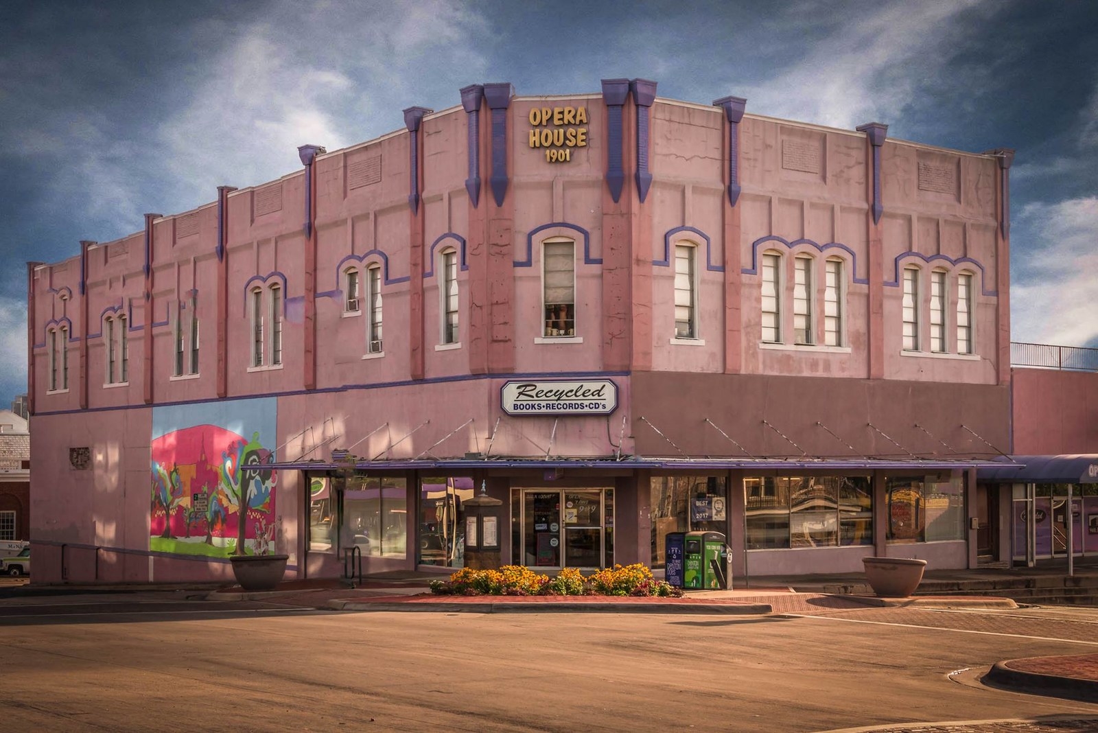 22 Reasons We're Thankful For Independent Bookstores