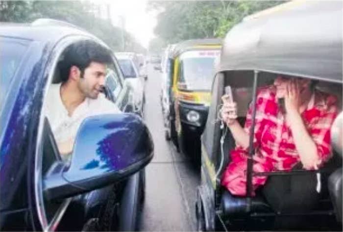 Varun Dhawan Took A Selfie With A Fan And Hilariously Got Served By The  Mumbai Police