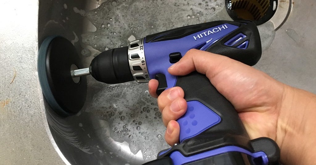 台所のシンクがピカピカに 電動ドライバーを掃除に使うとめっちゃ楽しい