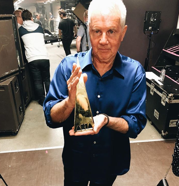 And finally, Daryl Braithwaite posed with the award we all knew he deserved the second 