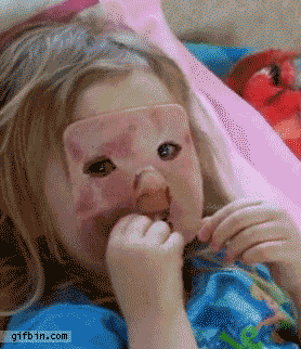 ある美容作家が「毎晩（自分の）頭に生の牛肉の薄切りを縛りつけることで、しわができるのを防ぎ、若々しい新鮮な肌になると伝えられている」と言いました。寝ている間に飼い犬に顔を食べられなければね。