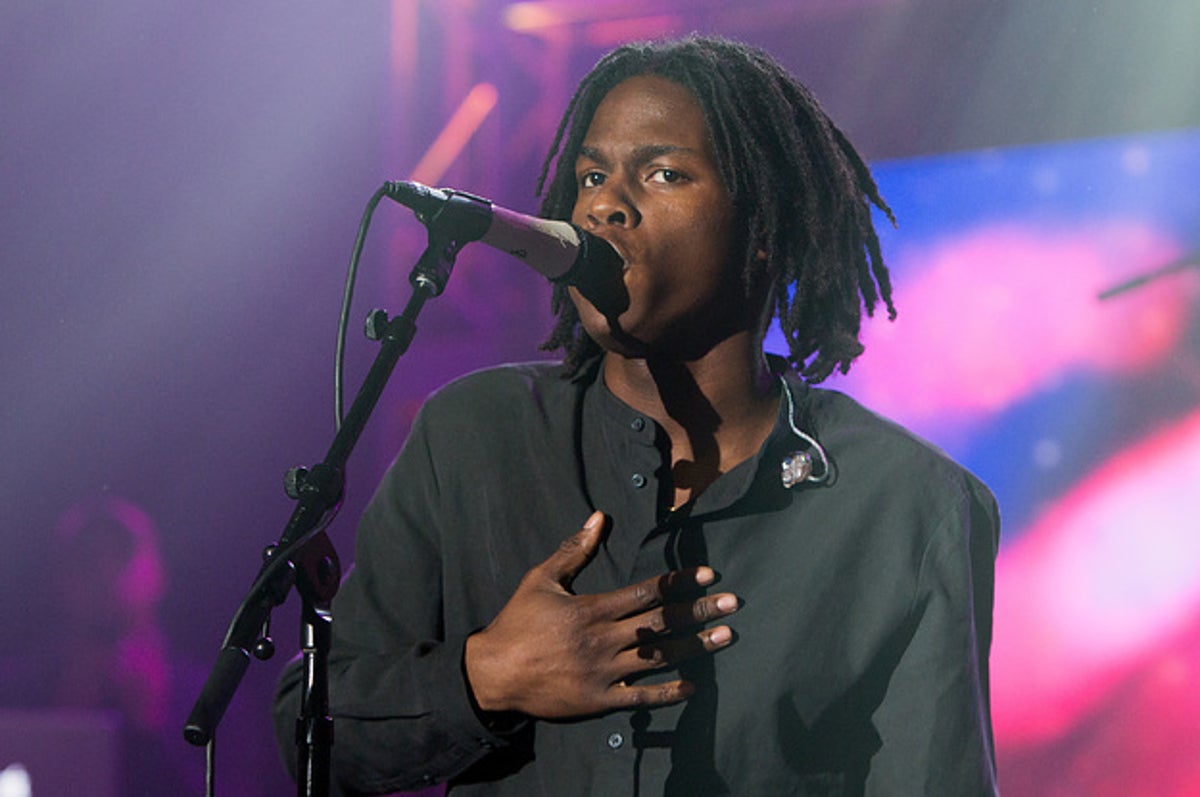 People Keep Proposing During Daniel Caesar Concerts And It S Fucking Beautiful