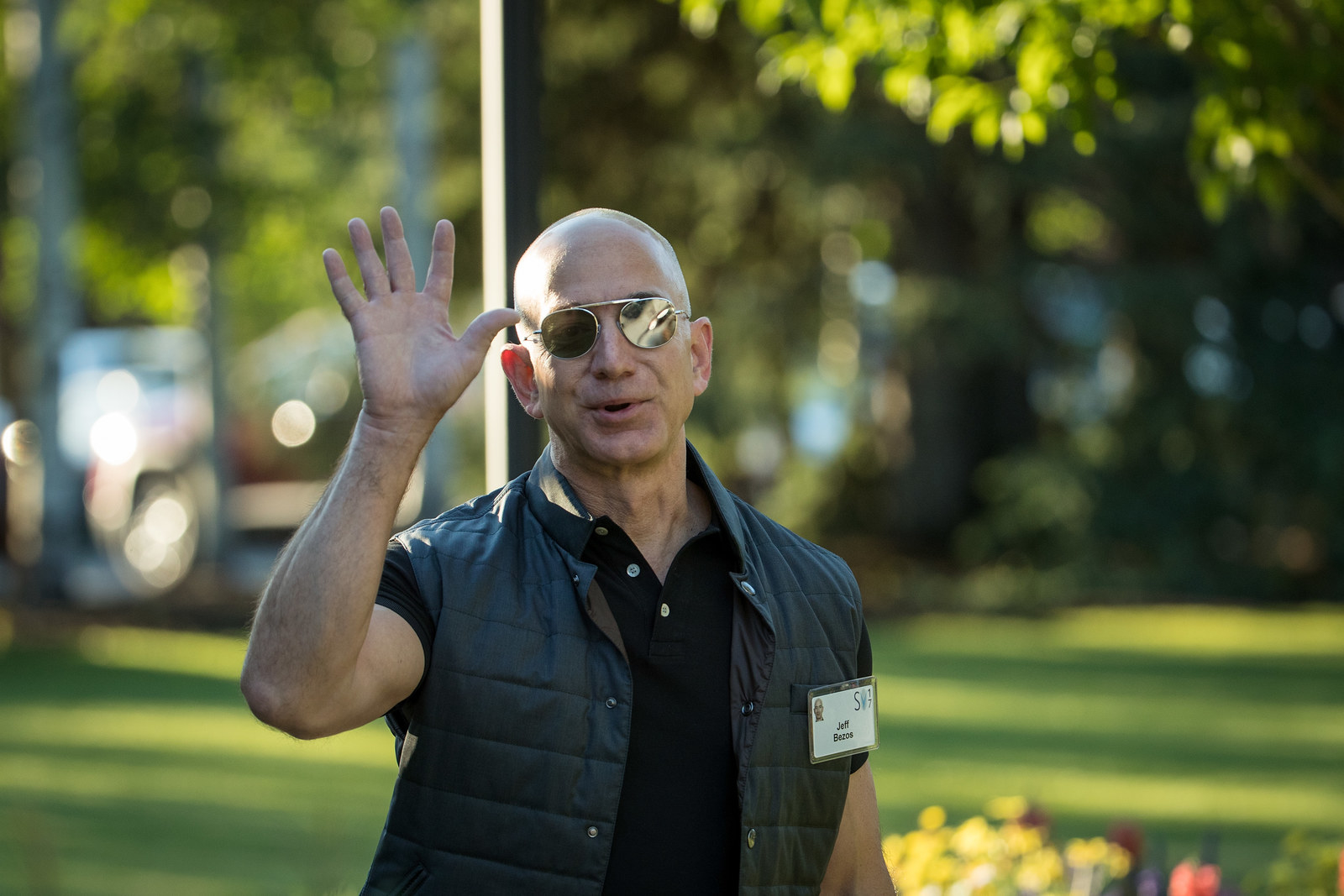 Jeff bezos patagonia store vest