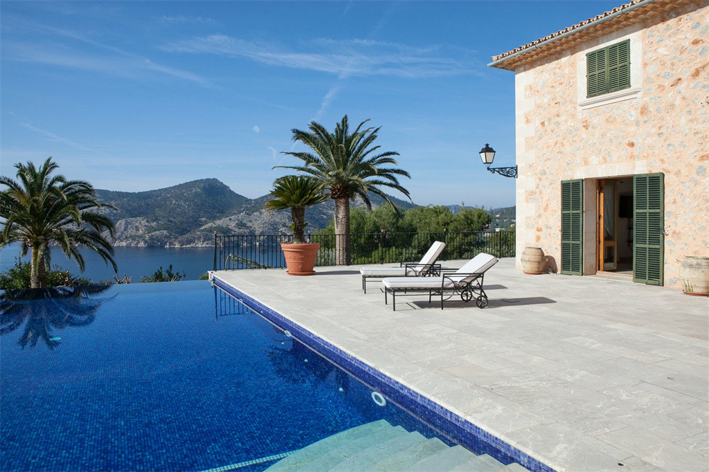 人生何があるかわからないので世界の超豪邸を内覧する