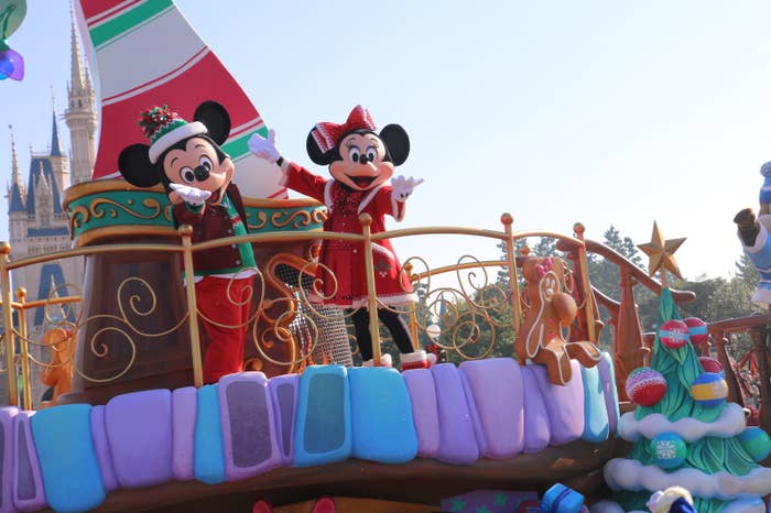ディズニーランドの クリスマスパレードが最高すぎるからみんな見て ディズニーランドの クリスマスパレードが最高すぎるからみんな見て