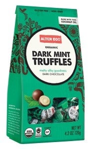Time for an irresistibly cool combination. Sink your teeth into deep Ecuadorian cacao to reveal a silky-smooth, oh-so-minty center stirred with creamy milk, wholesome coconut oil and a mellowing touch of Madagascar vanilla. Alter Eco's pure organic coconut oil comes from Kerala Fair Trade Alliance on India’s Malabar Coast. This farmer-owned coop practices “jaiva krishi,” a sustainable farming method mimicking virgin rainforest, where birds, squirrels and even wild elephants roam safely.