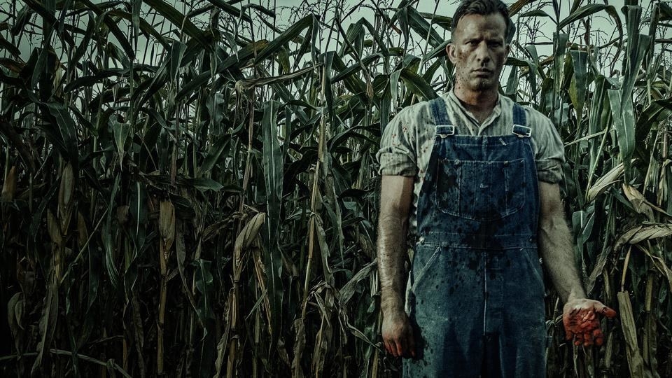 Ambientada en el año 1922, esta película, adaptada de una novela de Stephen King, cuenta la historia de un granjero que organiza el asesinato de su esposa y recluta a su hijo como cómplice. Lo que ocurre después no te lo podemos contar, pero te aseguramos que es lo suficientemente macabro como para asustarte. Rotten Tomatoes: 88%