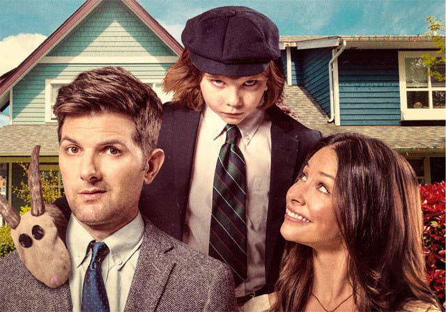 Básicamente es una comedia de terror que se burla del satanismo, mientras que que parodia famosas películas de niños poseídos (como es el caso de La Profecía con el icónico y adorable Damien). Cuenta cómo un hombre recién casado empieza a sospechar que su hijastro es, nada más y nada menos, que el demonio. Rotten Tomatoes: 86%