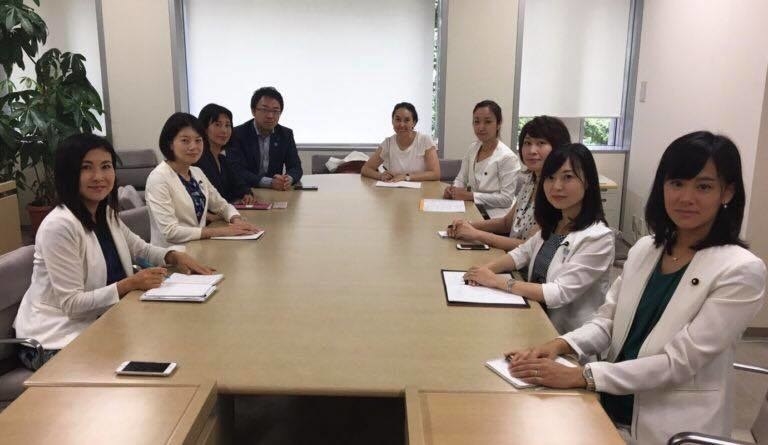 都民ファーストの会の子育て中の議員らで開いた、議会のあり方の検討会議