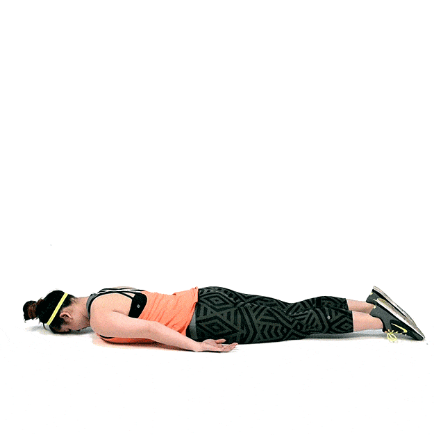 «Je vais à des cours de yoga trois fois par semaine depuis quelques années maintenant. Mais l'année dernière, j'ai commencé à faire du yoga tous les jours chez moi, que ce soit pour des enchaînements complets ou juste des étirements. Ça en valait vraiment le coup !»– annad411f3b104