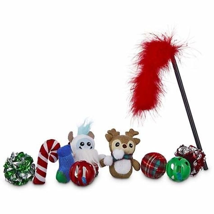 28 Holiday Gifts For Your Cat You Ll Want To Spend Your Entire