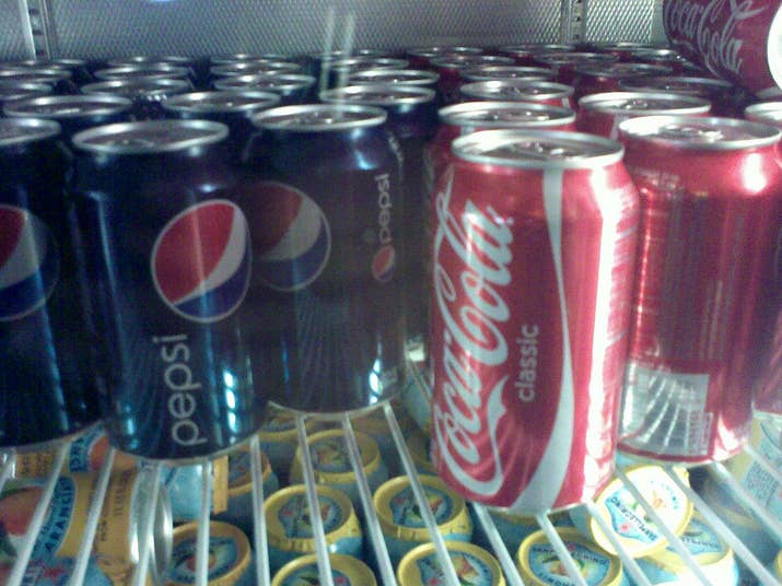 In a passage from his 2005 book Blink, recently resurfaced by Foodbeast, Gladwell explains the difference between the cola rivals in a single sentence: "Pepsi is characterized by a citrusy flavor burst, unlike the more raisiny-vanilla taste of Coke." TL;DR: Pepsi has citric acid, Coke does not.Learn more: This Ingredient Is The Only Difference Between Pepsi And Coke