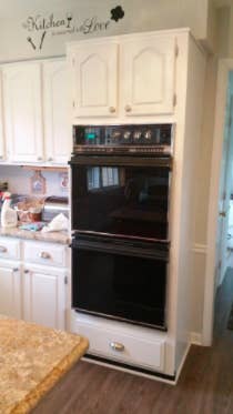 reviewer pic of double ovens in black hue