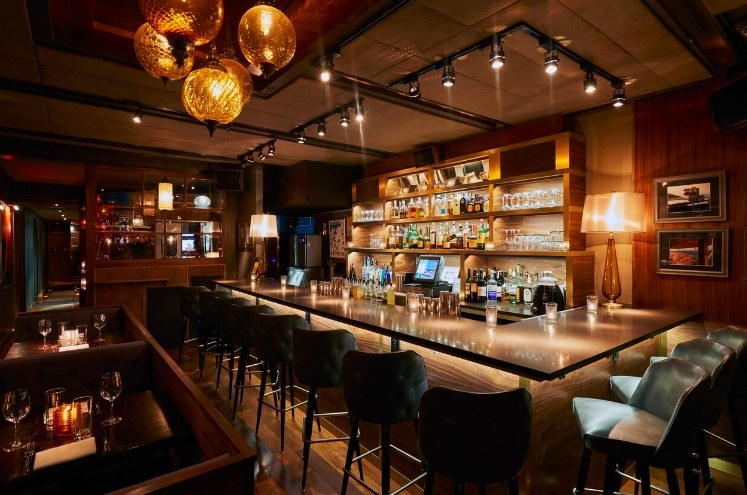 Since 2011, Salinas - a Spanish restaurant in Chelsea spearheaded by the acclaimed chef Luis Bollo - has delighted its guests with innovative cocktails and dishes full of Spanish-Mediterranean flavors paired with upscale yet romantic and cozy townhouse setting.