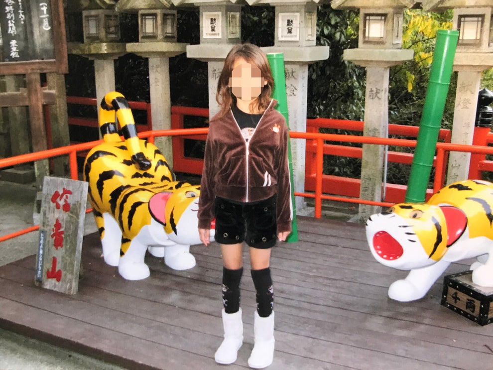 茶髪で生まれた女子高生 黒染めを強要された彼女と母の行動