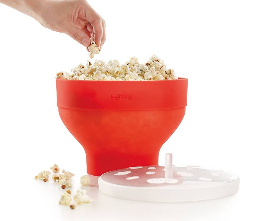 Popcorn Machine, Hot Oil Electric Popcorn Popper Maker, 99% Popping Rate,  Nonstick Plate with Electric Stirring, Measuring Cup & Spoon, Large Serving  Bowl, Kids Party Healthy Snacks 