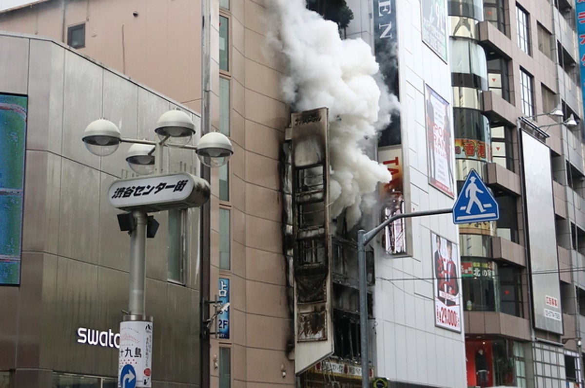 渋谷センター街で大みそかの混雑時にビル火災 多数の動画 逃げ遅れの情報も