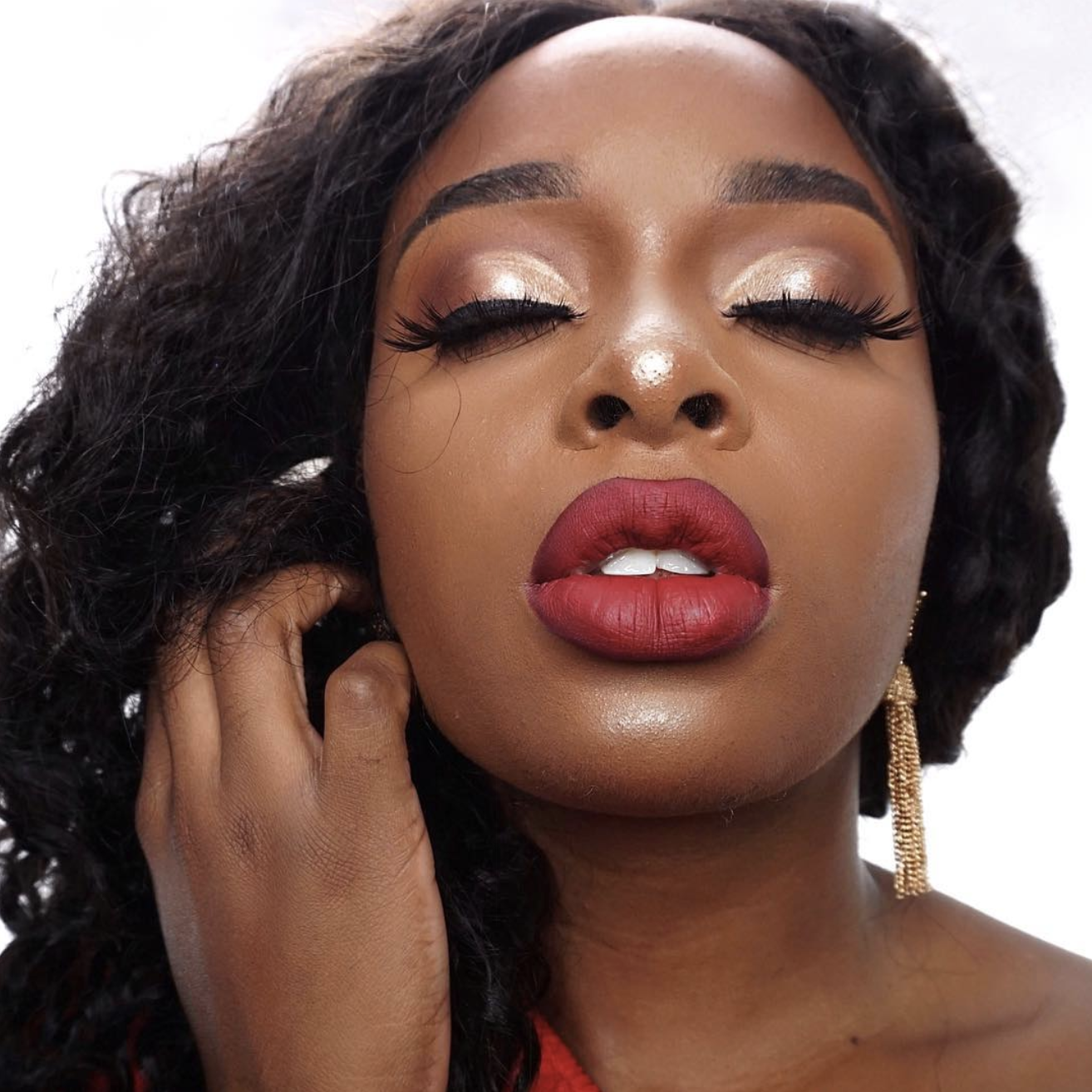 17 Stunning Pics That Prove Red Lipstick Was Made For Big Lips