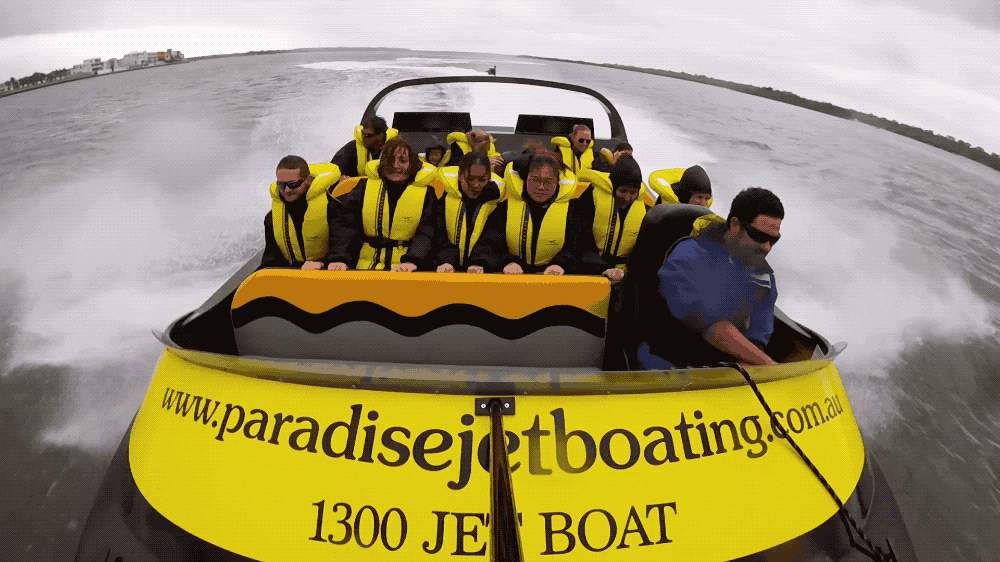 What's the best way to get out of your comfort zone? Some action of course! And a jet boat ride provides exactly that. It's full of thrilling spins and slides, during which you can enjoy the scenery of the Gold Coast skyline.