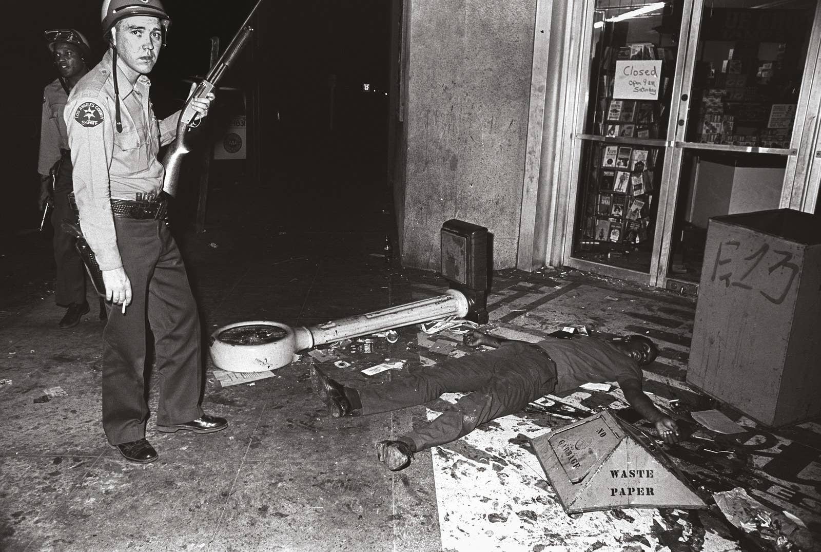 Revoltas de cunho racial em Los Angeles, 1965.