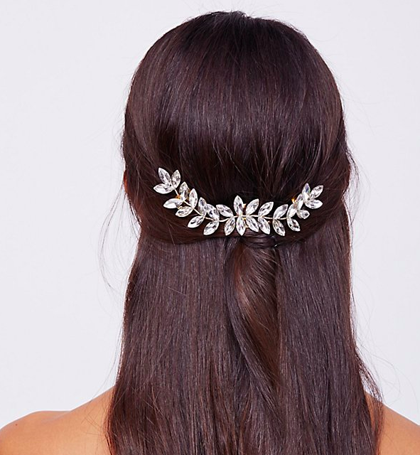 A flexible hair comb with a vine-inspired design. Not the now-defunct Vine; like the one you can find in nature. Heh.